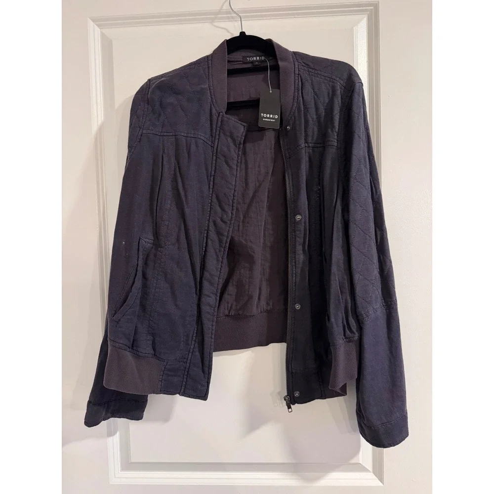 Torrid‎ Dark Grey Quilted Bomber Jacket Size 0